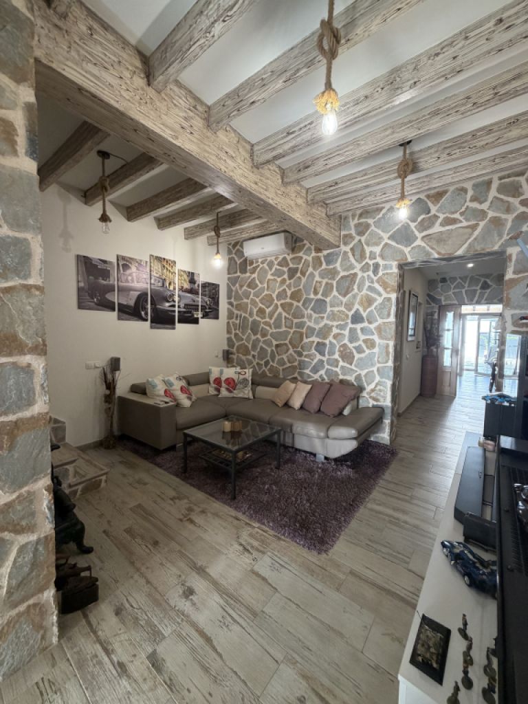 House in Muro. Approximately 250 m2.