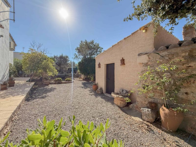 Haus oder freistehendes Chalet zum Verkauf in Cala Llombards. Ref. Baes-1038