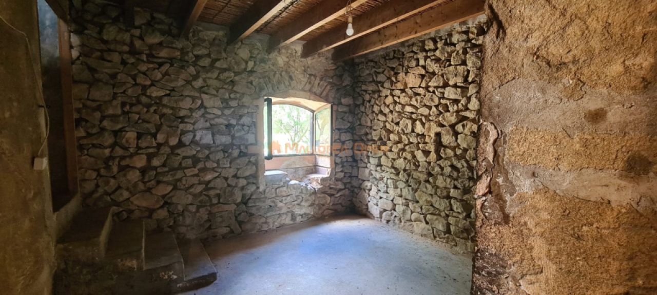House for sale in a very quiet area 4km from Sant Llorenç