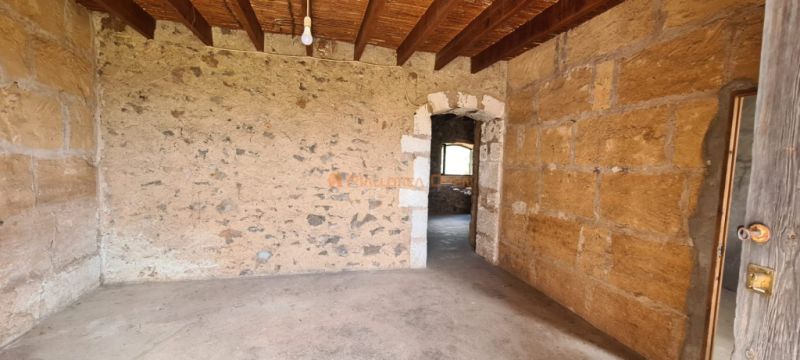 House for sale in a very quiet area 4km from Sant Llorenç