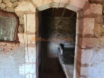 House for sale in a very quiet area 4km from Sant Llorenç