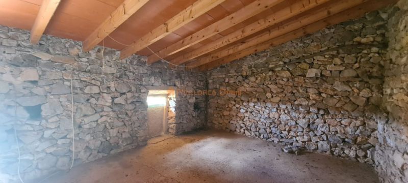 House for sale in a very quiet area 4km from Sant Llorenç