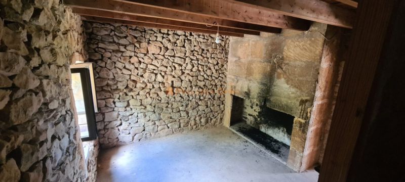 House for sale in a very quiet area 4km from Sant Llorenç