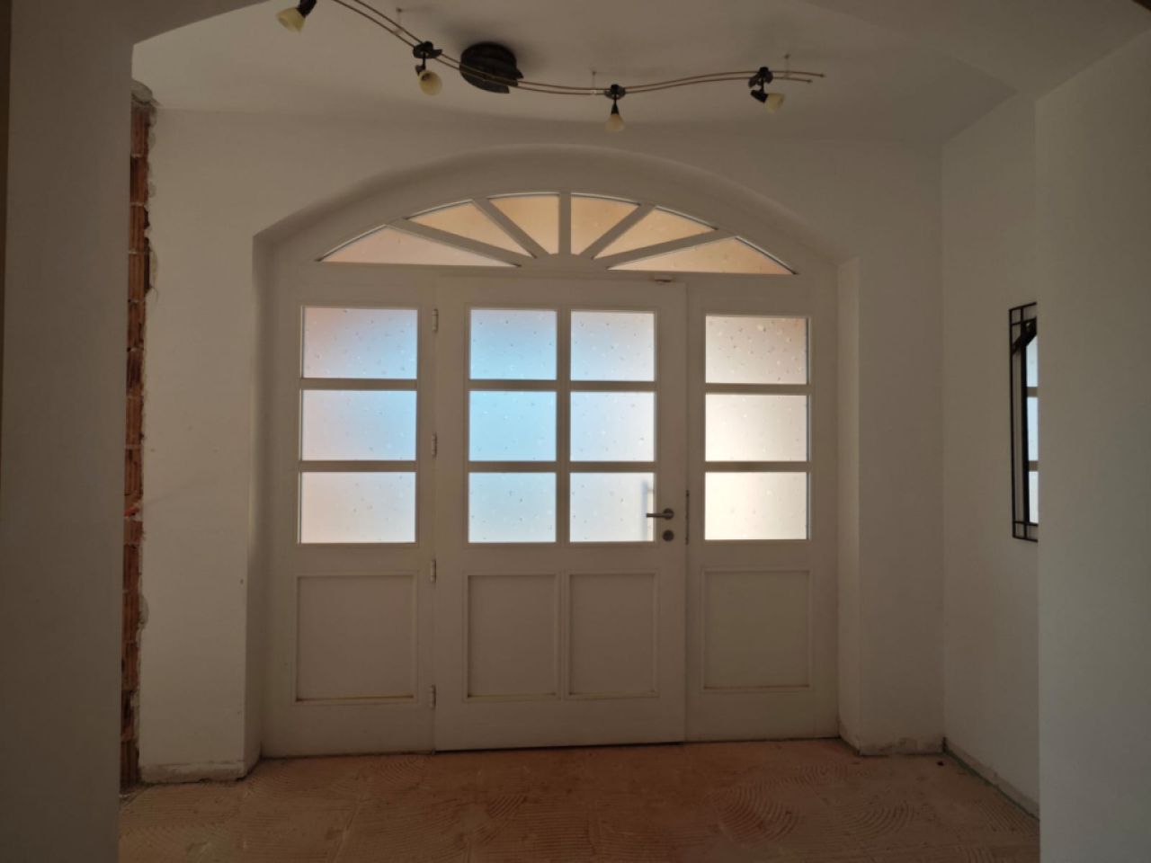 Haustür Segmentbogen B260 x H 270 cm  ab ende januar abzugeben