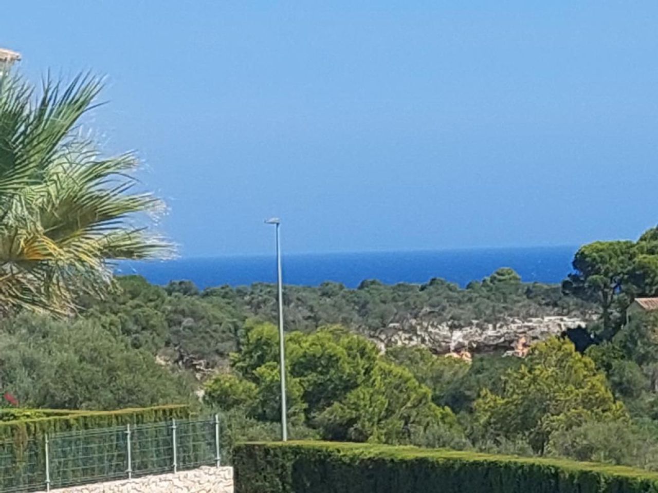 Helle, sehr schöne Wohnung mit Gemeinschaftspool