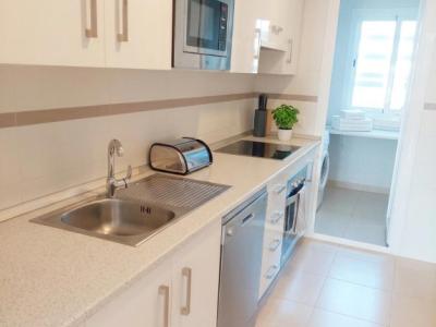 Helle, sehr schöne Wohnung mit Gemeinschaftspool