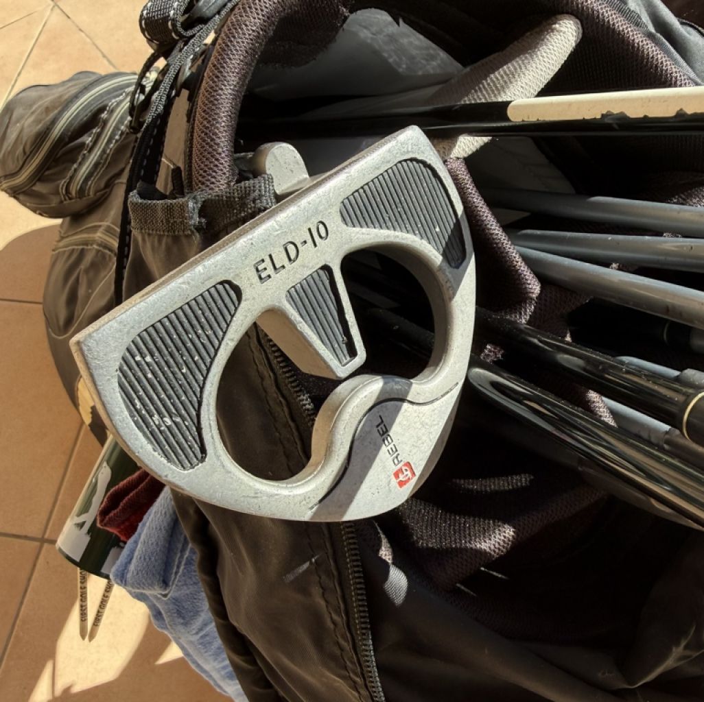 Herren-Golftasche mit komplettem Schlägersatz inkl. diverse Driver