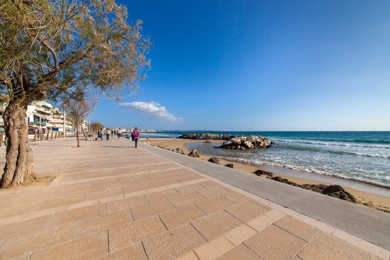 Precioso ático recién reformado con vistas al mar en Molinar