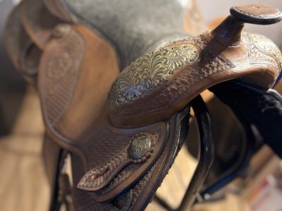 High-End Western-Sattel – Handgefertigt, Ausgezeichneter Zustand