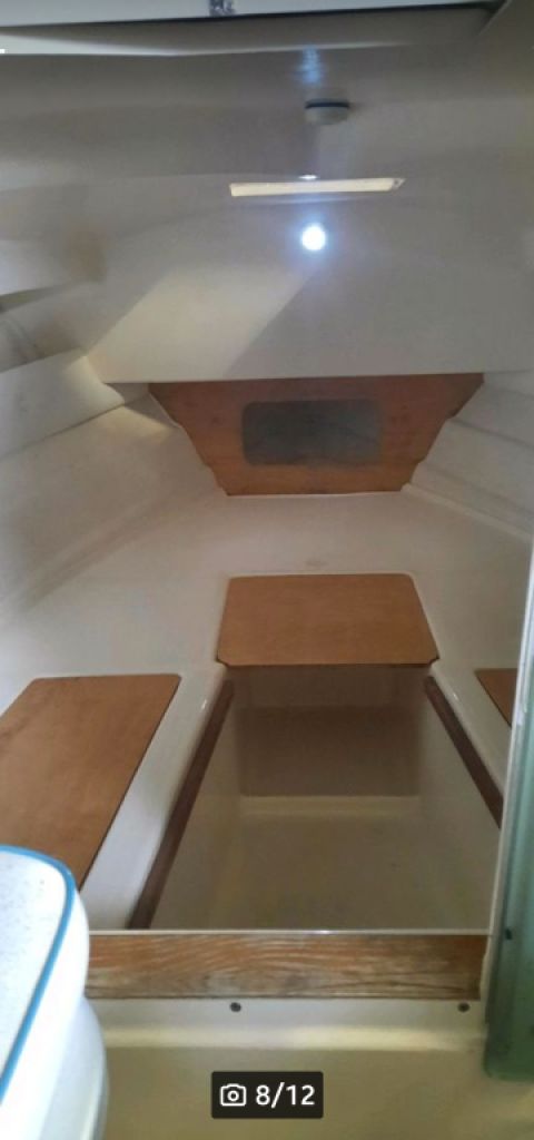 Hille 560 Cabin Boat