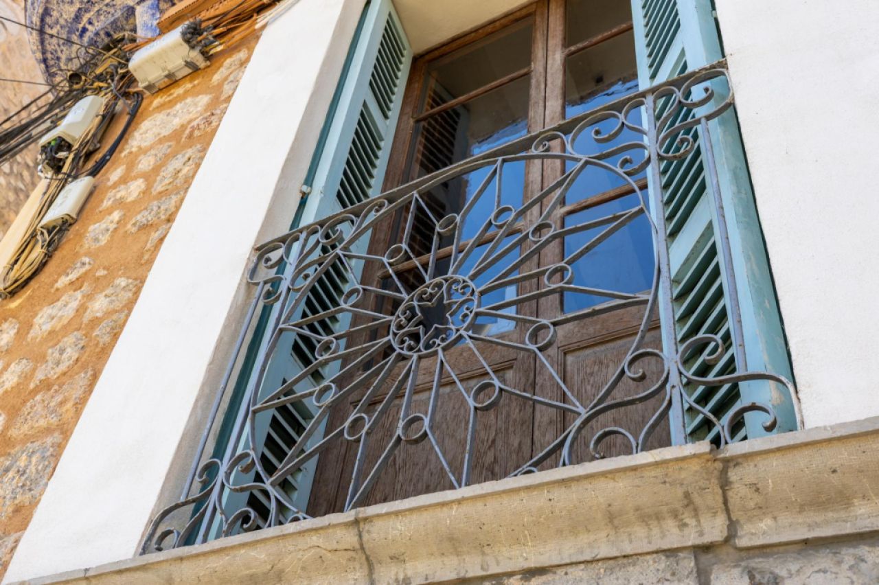 Casa adosada histórica en Sóller cerca del centro