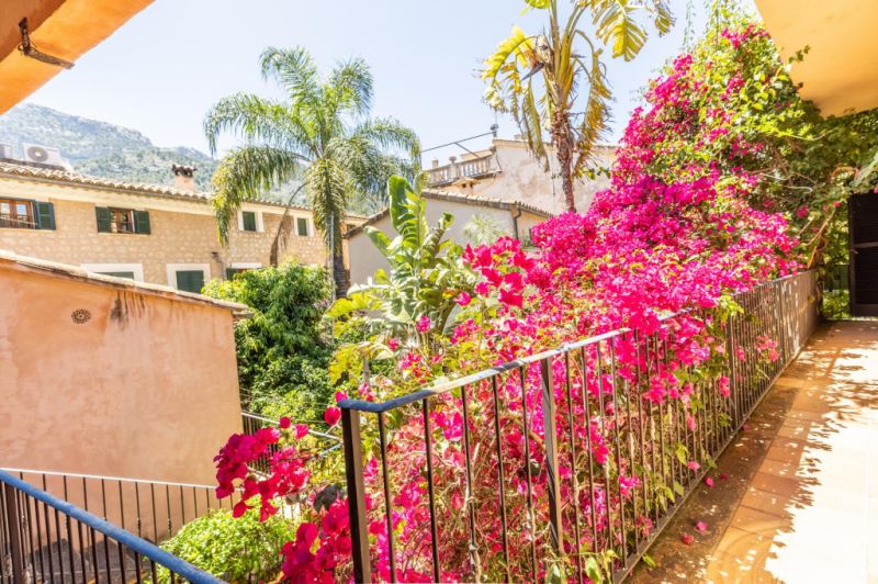 Casa adosada histórica en Sóller cerca del centro