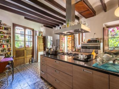 Casa adosada histórica en Sóller cerca del centro