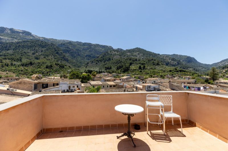 Casa adosada histórica en Sóller cerca del centro