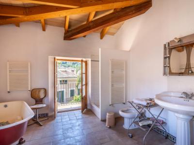 Casa adosada histórica en Sóller cerca del centro