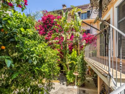 Casa adosada histórica en Sóller cerca del centro