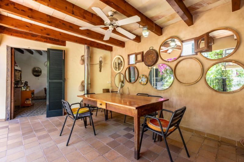 Casa adosada histórica en Sóller cerca del centro