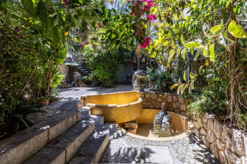 Casa adosada histórica en Sóller cerca del centro