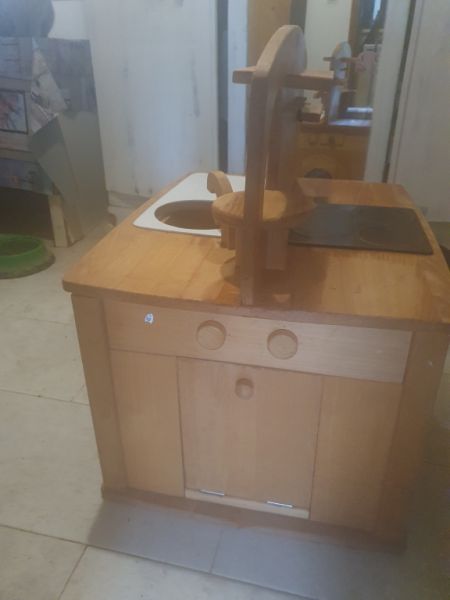 Hochwertige Kinderküche aus Massivholz (gebraucht)