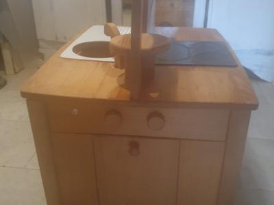 Hochwertige Kinderküche aus Massivholz (gebraucht)