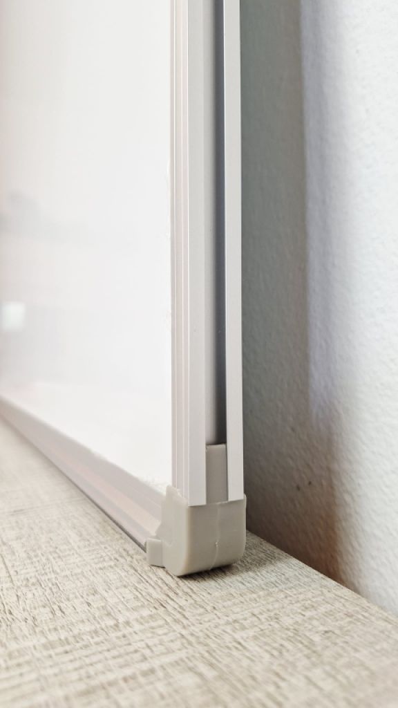 High-quality magnetic board 90x120 cm white