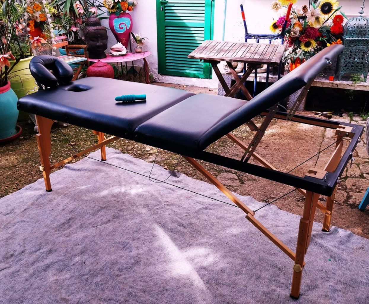 High-quality mobile massage table