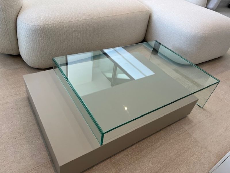 High-quality coffee table