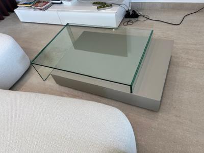 High-quality coffee table