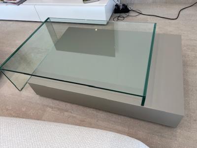 High-quality coffee table