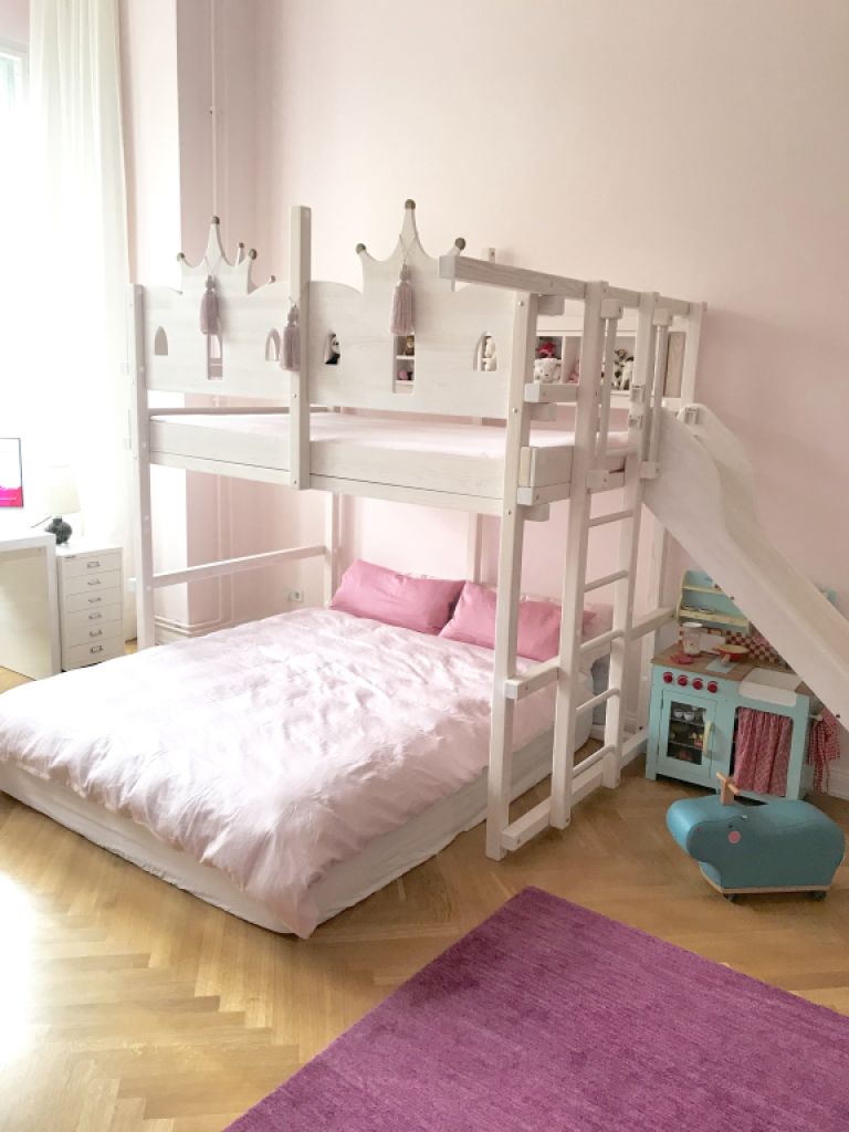 Hochwertiges Hochbett 140 x 200 cm – mit Treppe, Regal & Prinzessinnen-Details