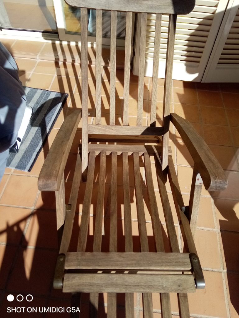 Wooden garden lounger