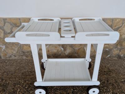 Holz-Servierwagen für die Terrasse