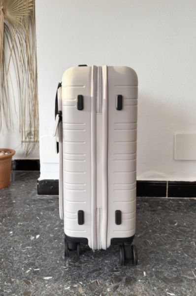 HORIZN suitcase M5 Essential carry-on NEW