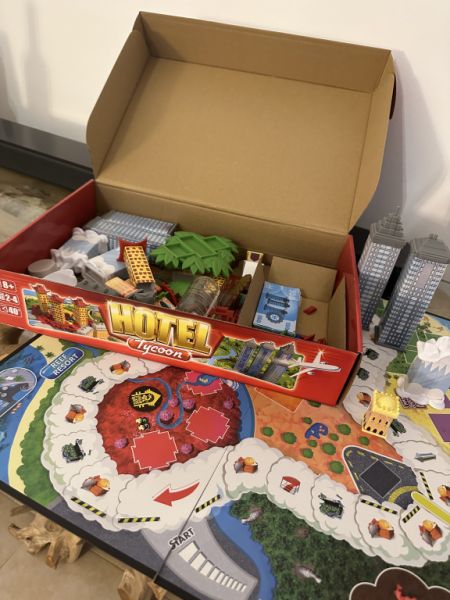 Hotel Tycoon | Family Game | Board Game | 2-4 players | From 8+ years | 45+ minutes | Awesome condit