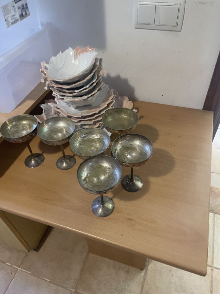 Bonitos artículos de vajilla y decoración en venta a bajo precio