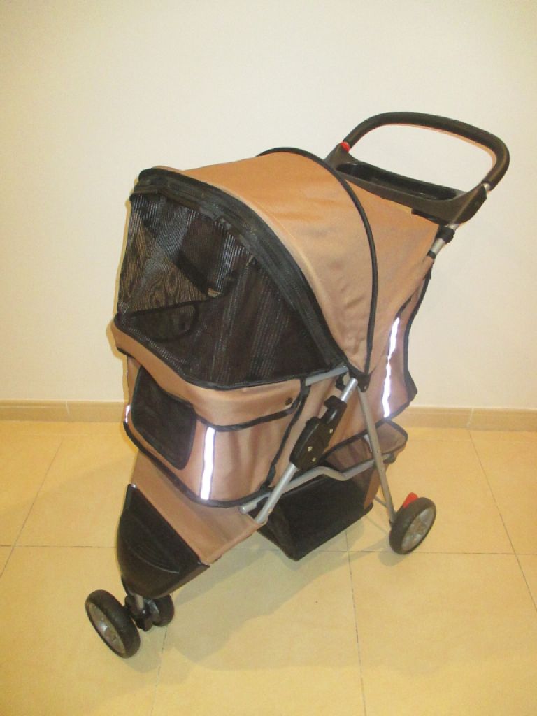 Dog buggy/stroller for dogs — like new, lightly used