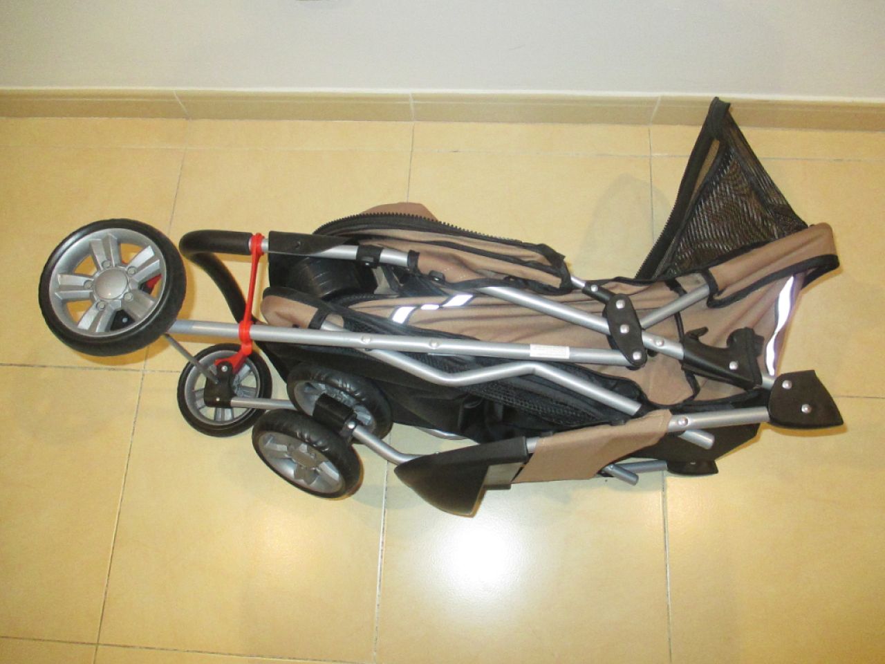 Dog buggy/stroller for dogs — like new, lightly used