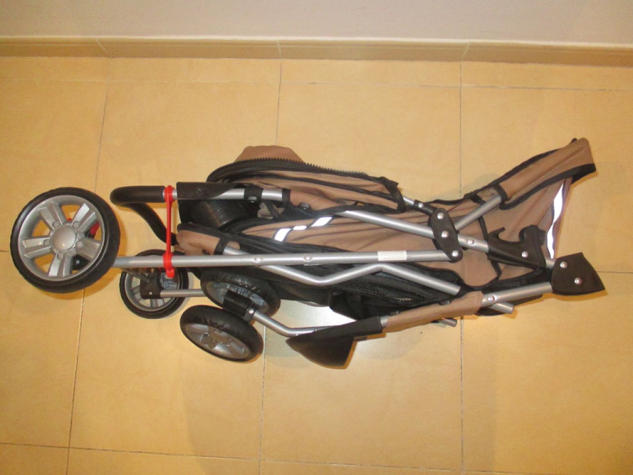 Dog buggy/stroller for dogs — like new, lightly used