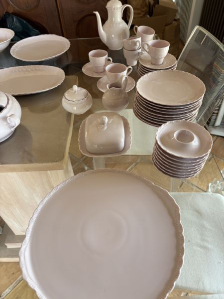 Hutschenreuther porcelain Rosé complete for 8 people
