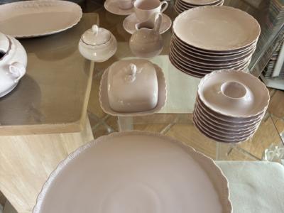 Hutschenreuther porcelain Rosé complete for 8 people