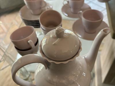 Hutschenreuther porcelain Rosé complete for 8 people