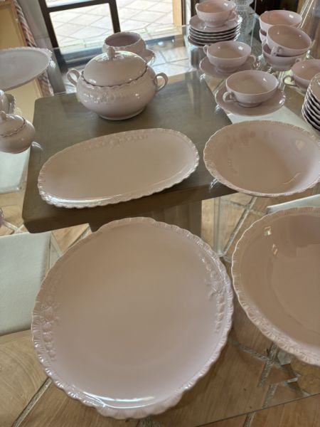 Hutschenreuther porcelain Rosé complete for 8 people