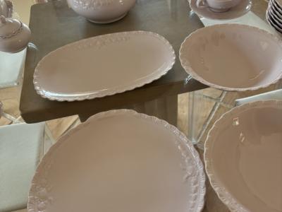 Hutschenreuther porcelain Rosé complete for 8 people