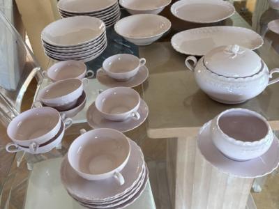 Hutschenreuther porcelain Rosé complete for 8 people