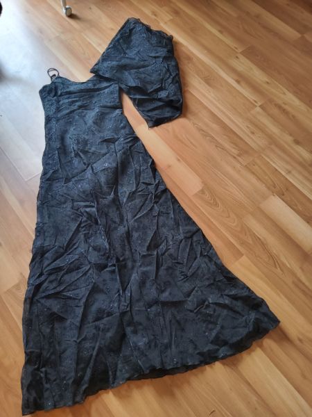 Ich verkaufe verschiedene Kleider, Jumpsuits, Infinity-Kleider, Infinity-Röcke und Infinity-Hosenanz