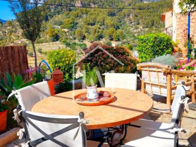 Idílica casa de pueblo con jardín en el encantador pueblo Bunyola