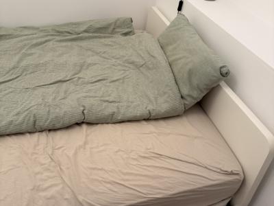 Ikea Bett und Matratze zu verkaufen