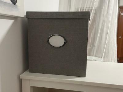 Ikea KVARNVIK Kasten mit Deckel in Grau 8 Stück  und 3 kleinere 9Euro pro stück bzw 5 Euro