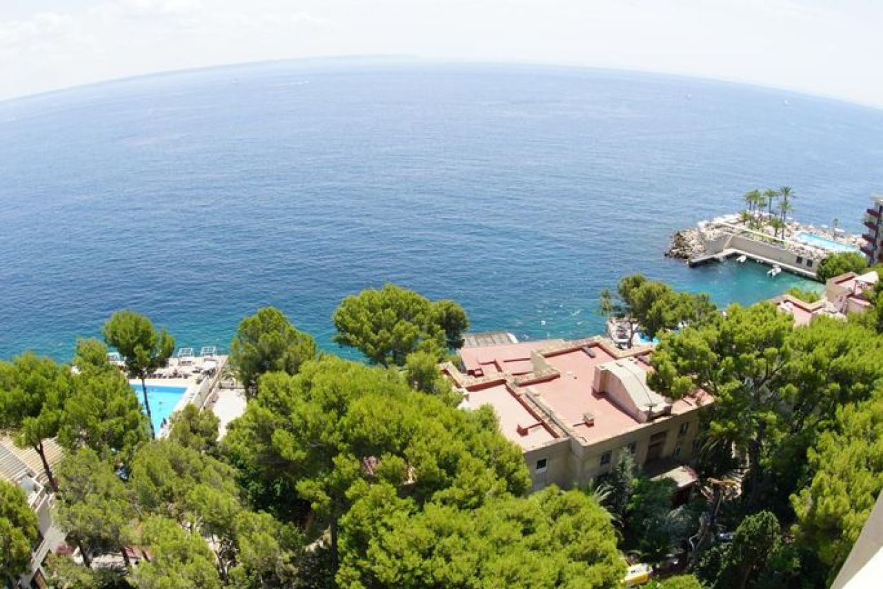 Illetas , first line