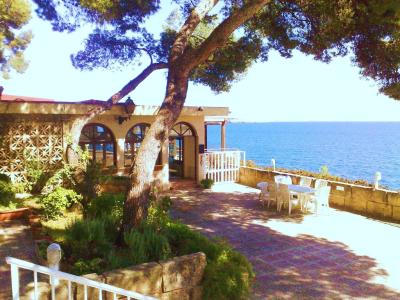 Illetas , first line